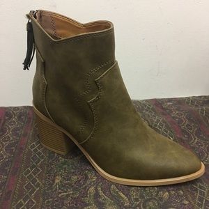 Brand New With box Adorable olive green booties